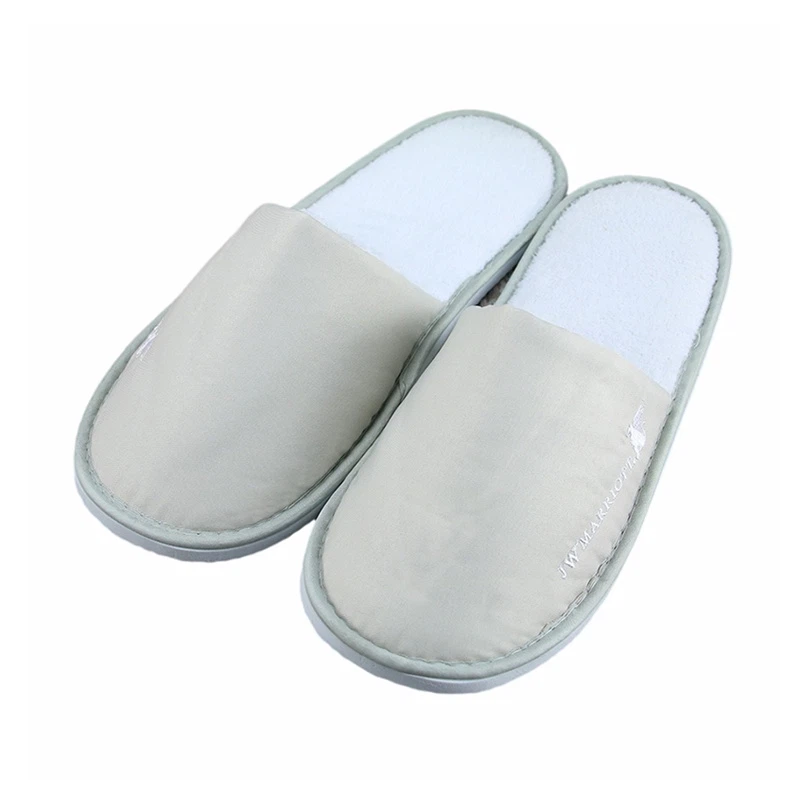 مستشفى النعال المضاد للماء